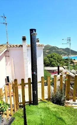 Stylish Home With Views, 3 min Walk to the Beach!! - Dış Mekan