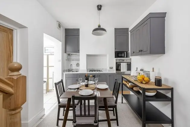 Stylish House in Amazing Central Area - Mutfak