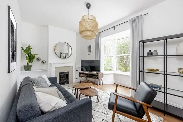 Stylish House in Amazing Central Area - Öne Çıkan Resim