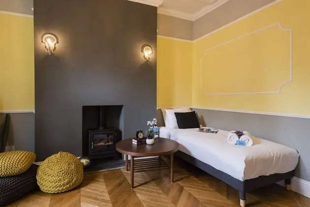 Stylish Hyde Park Gem