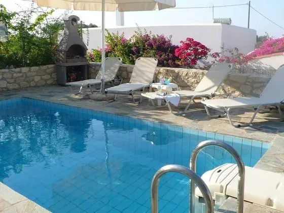 Stylish Villa in Loutra with Private Pool & Garden near Sea Beach - Havuz