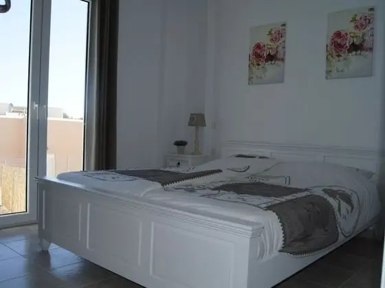 Stylish Villa in Loutra with Private Pool & Garden near Sea Beach - Oda