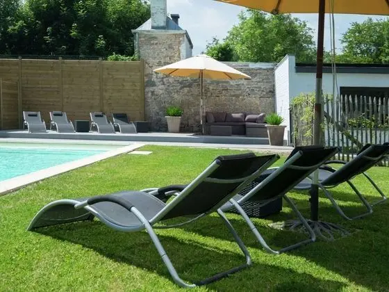 Stylish Mansion in Hastiere With Swimming Pool - Havuz