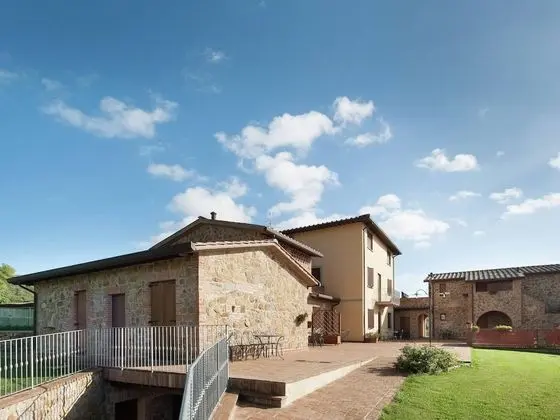 Stylish Mansion in Monte del Lago With Lake View - Dış Mekan
