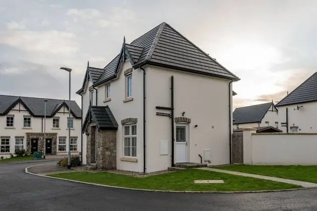Stylish & Modern 3 Bedroom Home