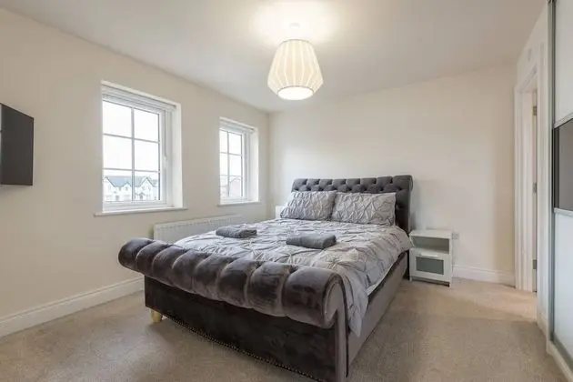 Stylish & Modern 3 Bedroom Home - Oda