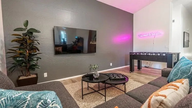 Stylish N. Scottsdale 4 Bdrm W/pool and Game Room