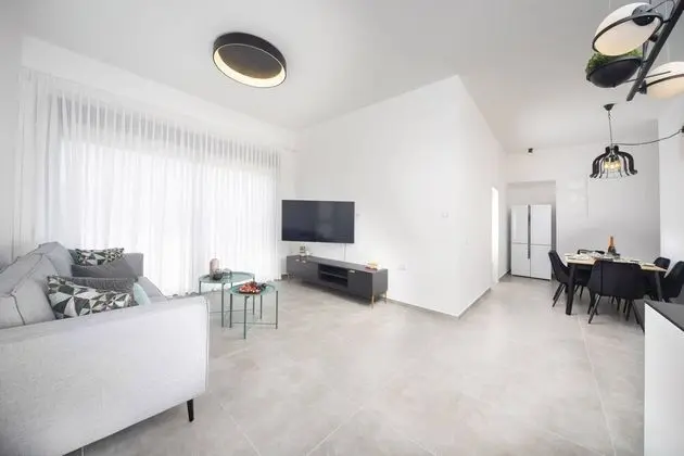 Stylish Penthouse near Akhziv Beach - İç Mekan