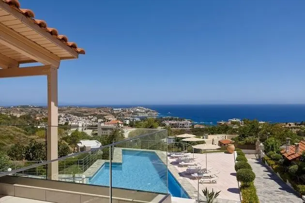 Stylish Pool Side Apartment With Stunning sea View - Oda