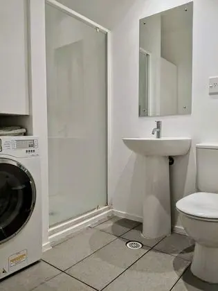 Stylish Queen Street Loft-style 1 Bedroom - Banyo Tipleri