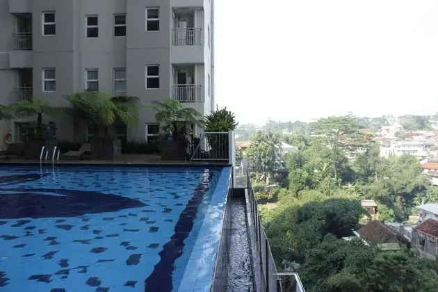 Stylish & Relaxing Studio Apartment at Parahyangan Residence near UNPAR - Havuz
