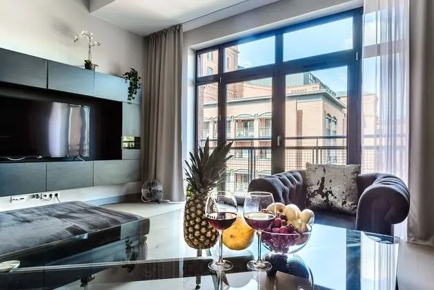 Stylish and spacious studio - Öne Çıkan Resim