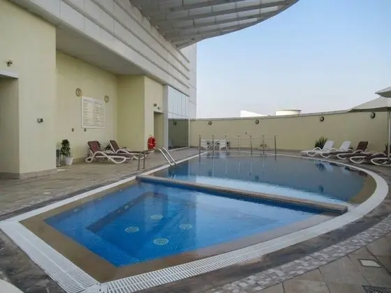 Stylish Studio Apartment in JLT With Lake Views!
