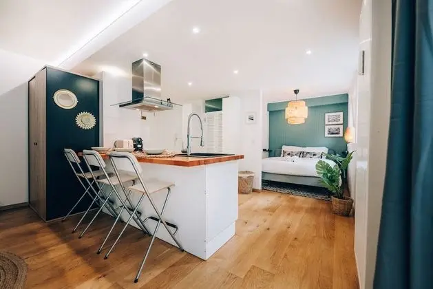 Stylish Studio w Terrace in Heart of Lux