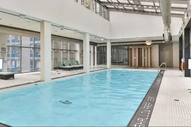 Stylish Suite in Downtown Toronto - Havuz