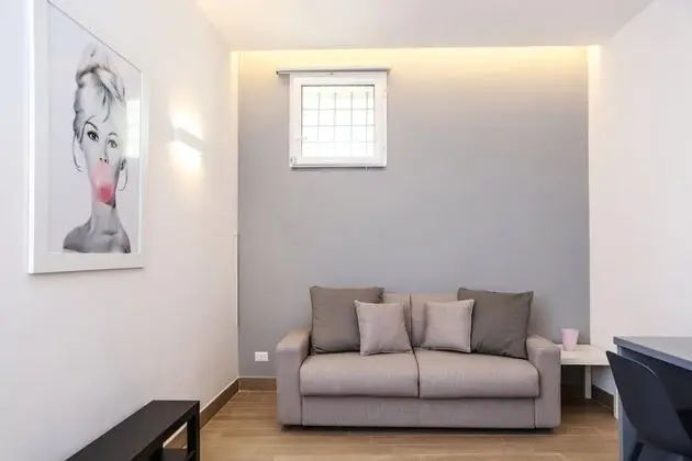 Stylish Suite at Piazza Bellini by Wonderful Italy