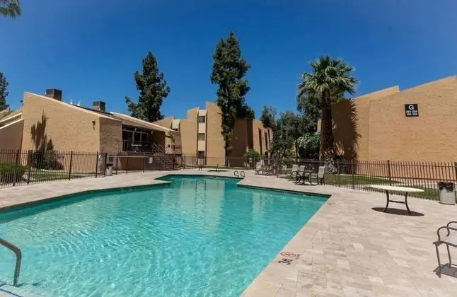 Stylish Updated 2 Bdrm Near Old Town Scottsdale!