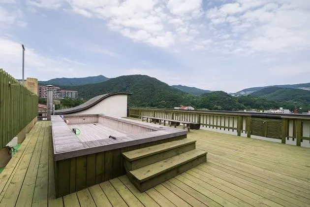 Suanbo Hotel Screen