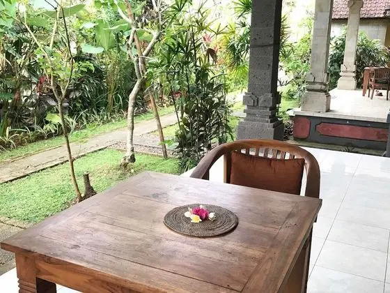 Suastika Bed and Breakfast - Dış Mekan