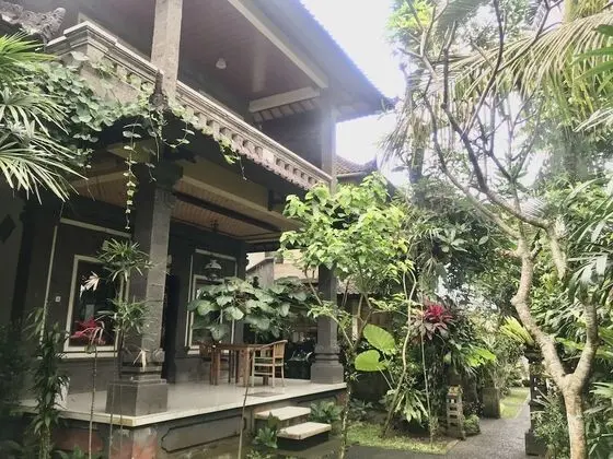Suastika Bed and Breakfast - Lobi