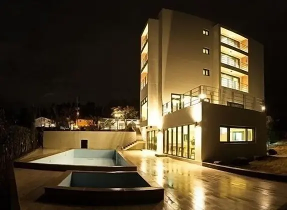 Suave Hotel