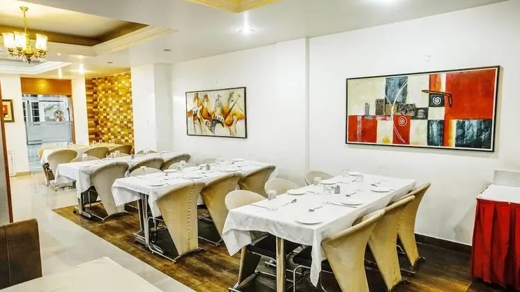 Hotel Subash International - Yerinde Yemek