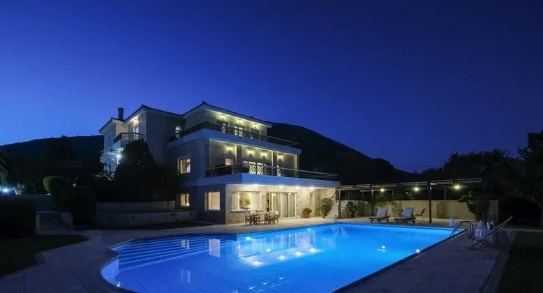 Sublime Luxurious homm Villa in Paiania
