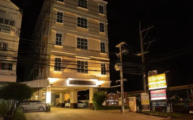 Submukdaphoomplace Hotel