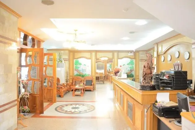 Submukdaphoomplace Hotel - Lobi