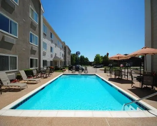 Suburban Extended Stay DFW Airport North
