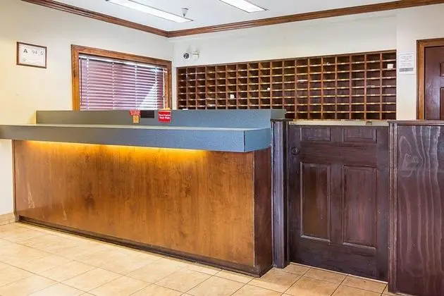 Suburban Extended Stay Hotel - Lobi