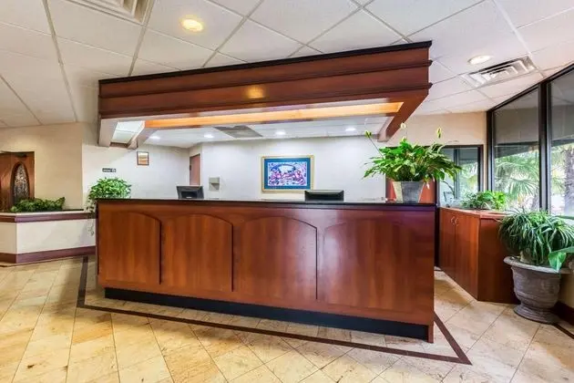 Suburban Extended Stay Hotel Florence - Lobi