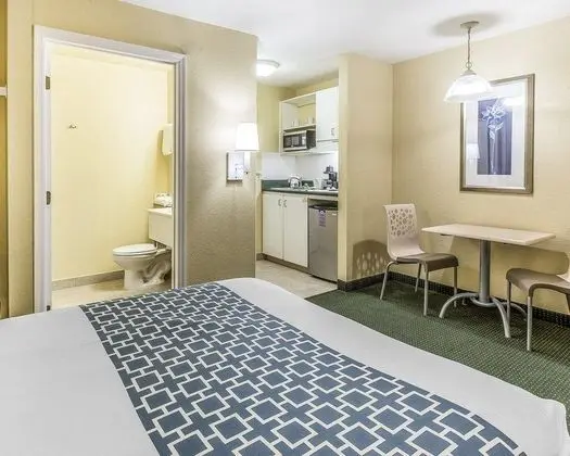 Suburban Extended Stay Hotel Fort Myers