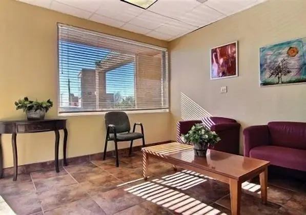 Suburban Studios East - Oda Düzeni