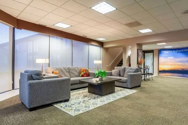 Suburban Studios I-80 Grand Island - Lobi