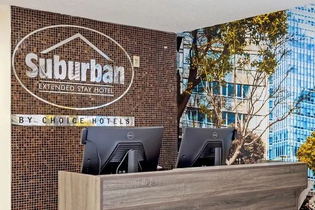 Suburban Studios North - Lobi