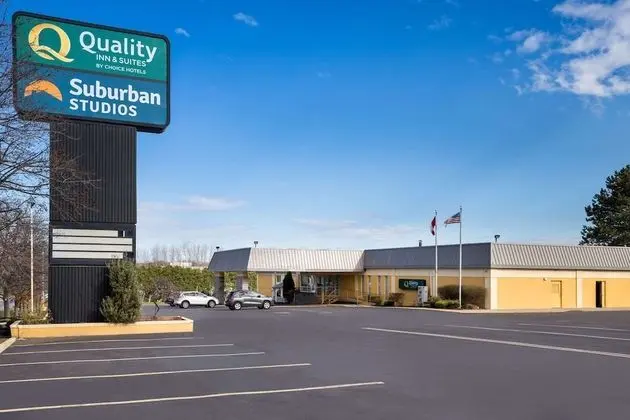 Suburban Studios - Dış Mekan
