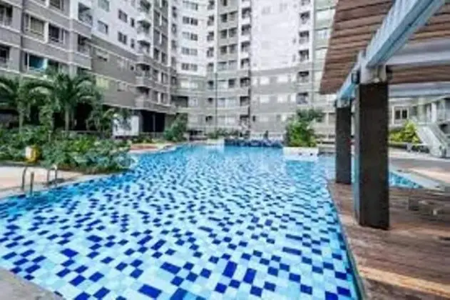 Sudirman Park Apartment by Merry - Havuz