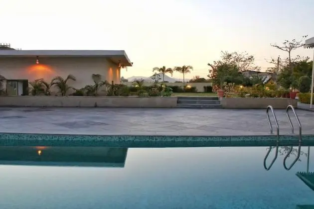 Sudishti Holiday Homes and Farms - Havuz