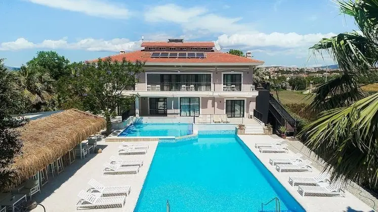 Suess Alaçatı Otel