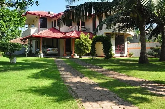 Sugandi Inn