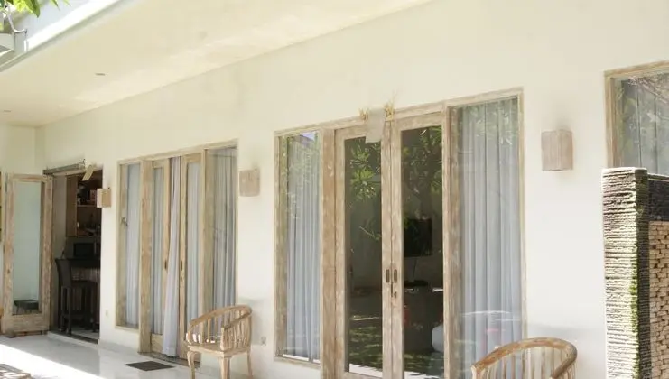 SUGIRAS LIVING GUEST HOUSE - Dış Mekan