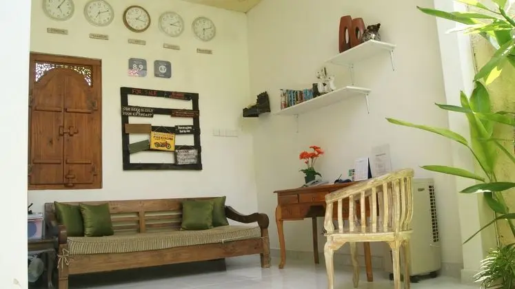 SUGIRAS LIVING GUEST HOUSE - Lobi