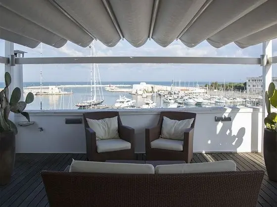 Suite Home Trani