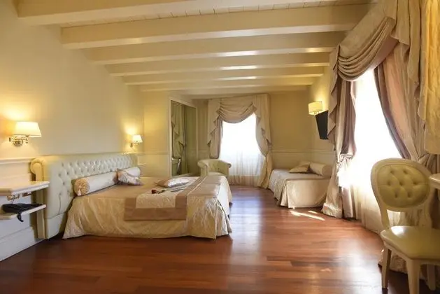 Suite Hotel Santa Chiara