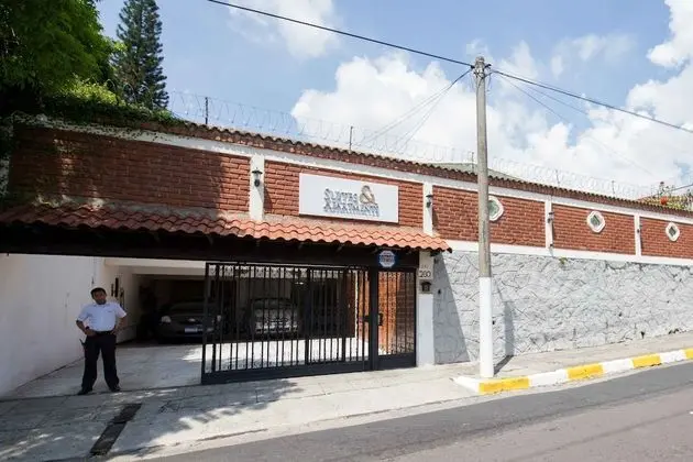 Suites & Apartments San Benito Flats