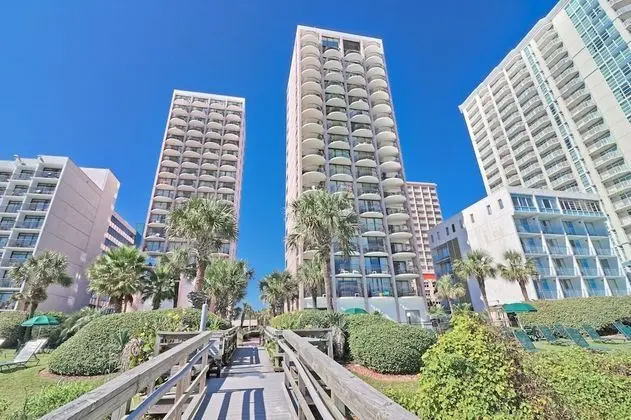 Suites at the Beach