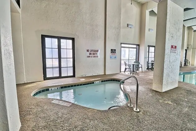 Suites at the Beach - Havuz