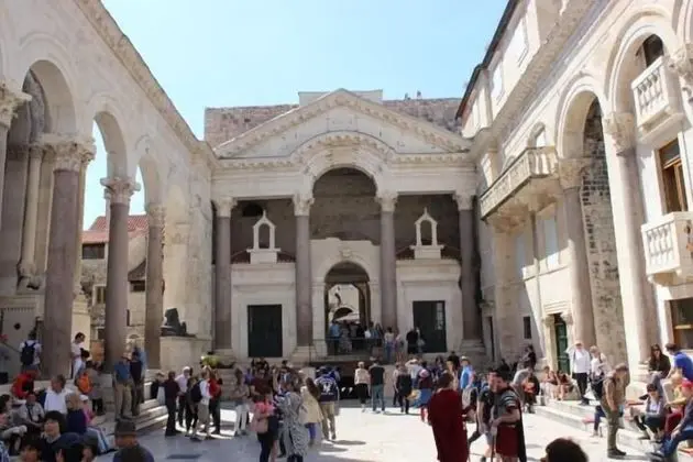 The Suites at Central Split