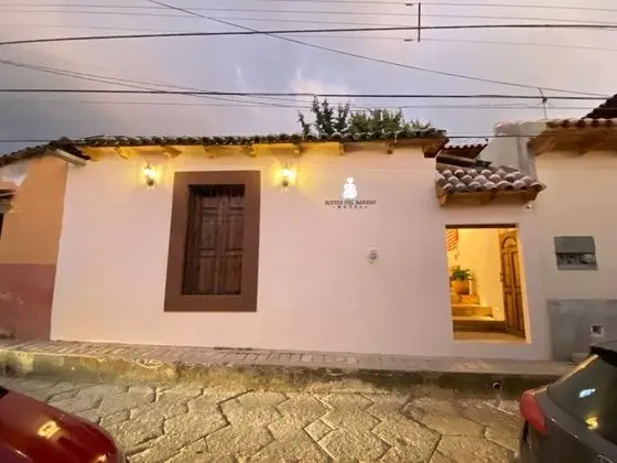 Suites del Barrio Hotel